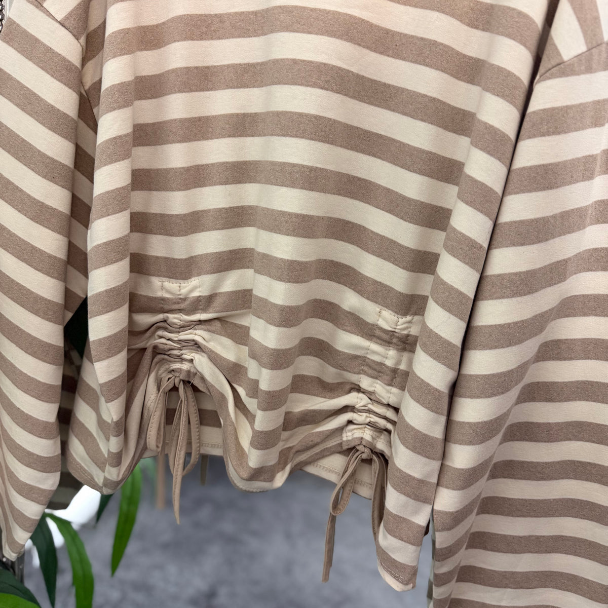 Ruched detailed stripe sweatshirt