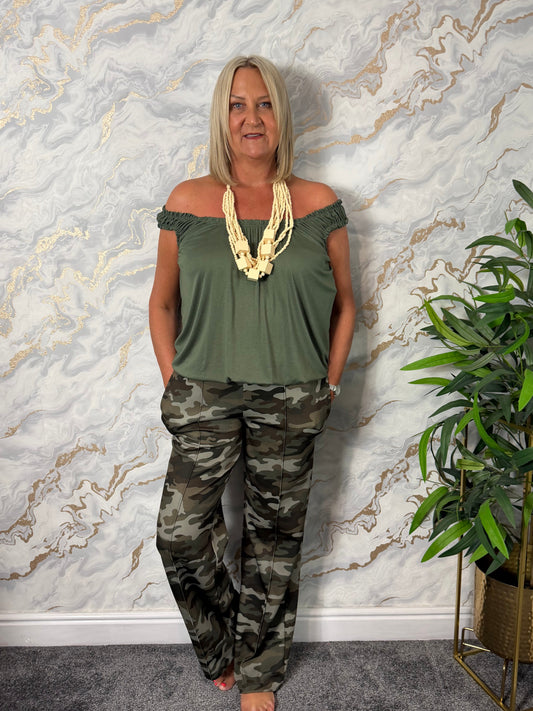 Elasticated bottom vest