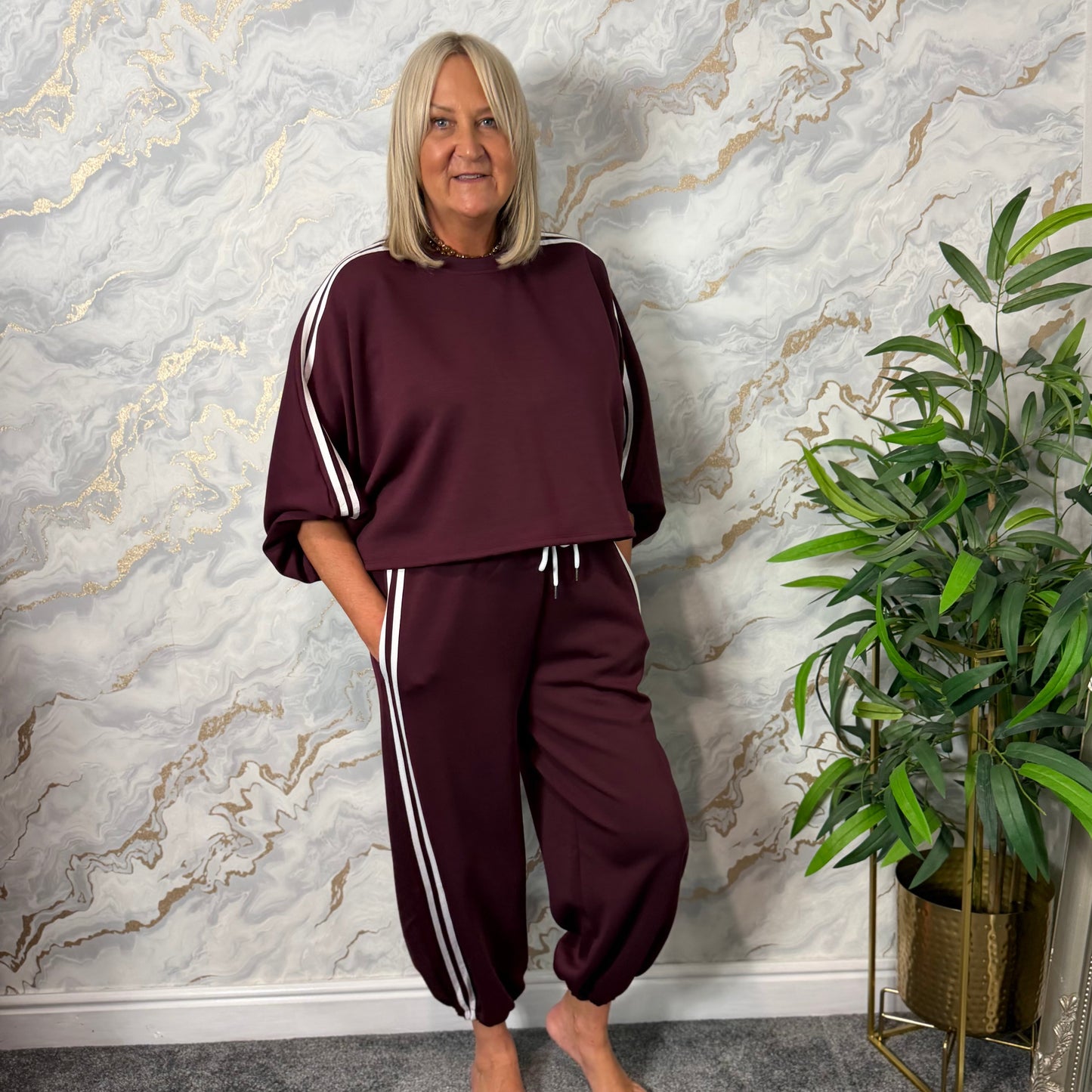 Lounge suit with balloon trousers