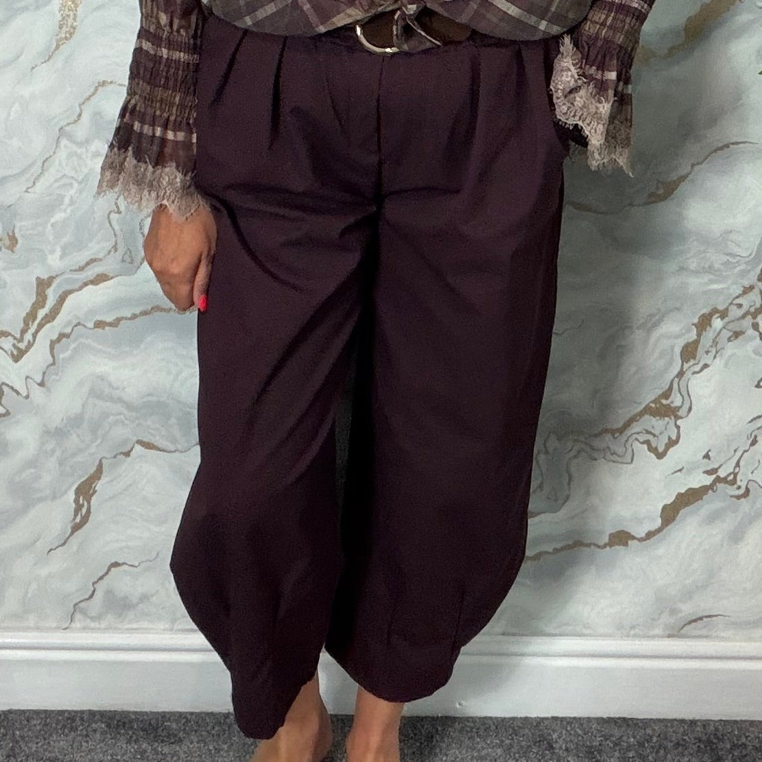 Balloon pleat trousers