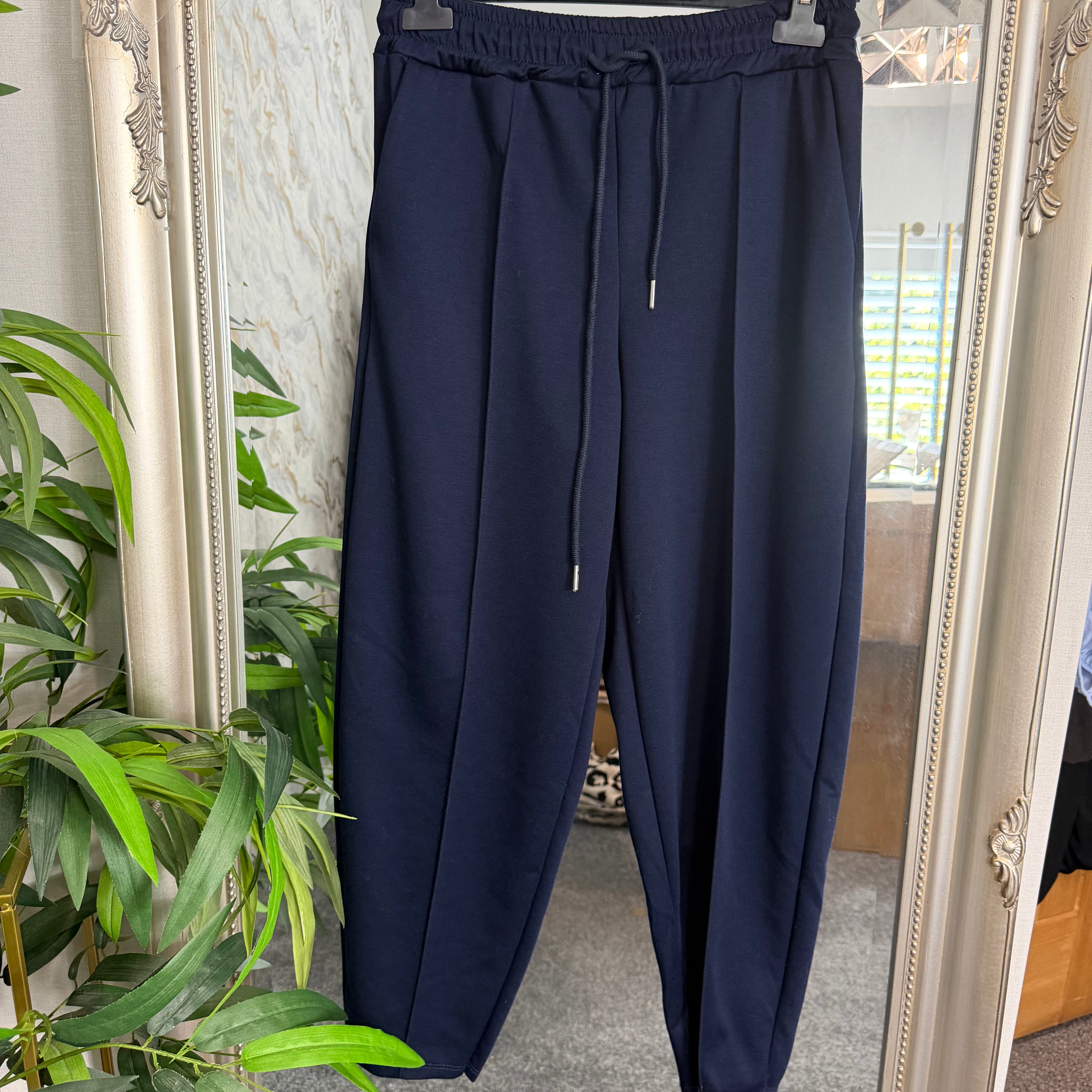 Barrel leg joggers